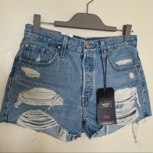 NWT Levi’s 501 shorts. Size 29